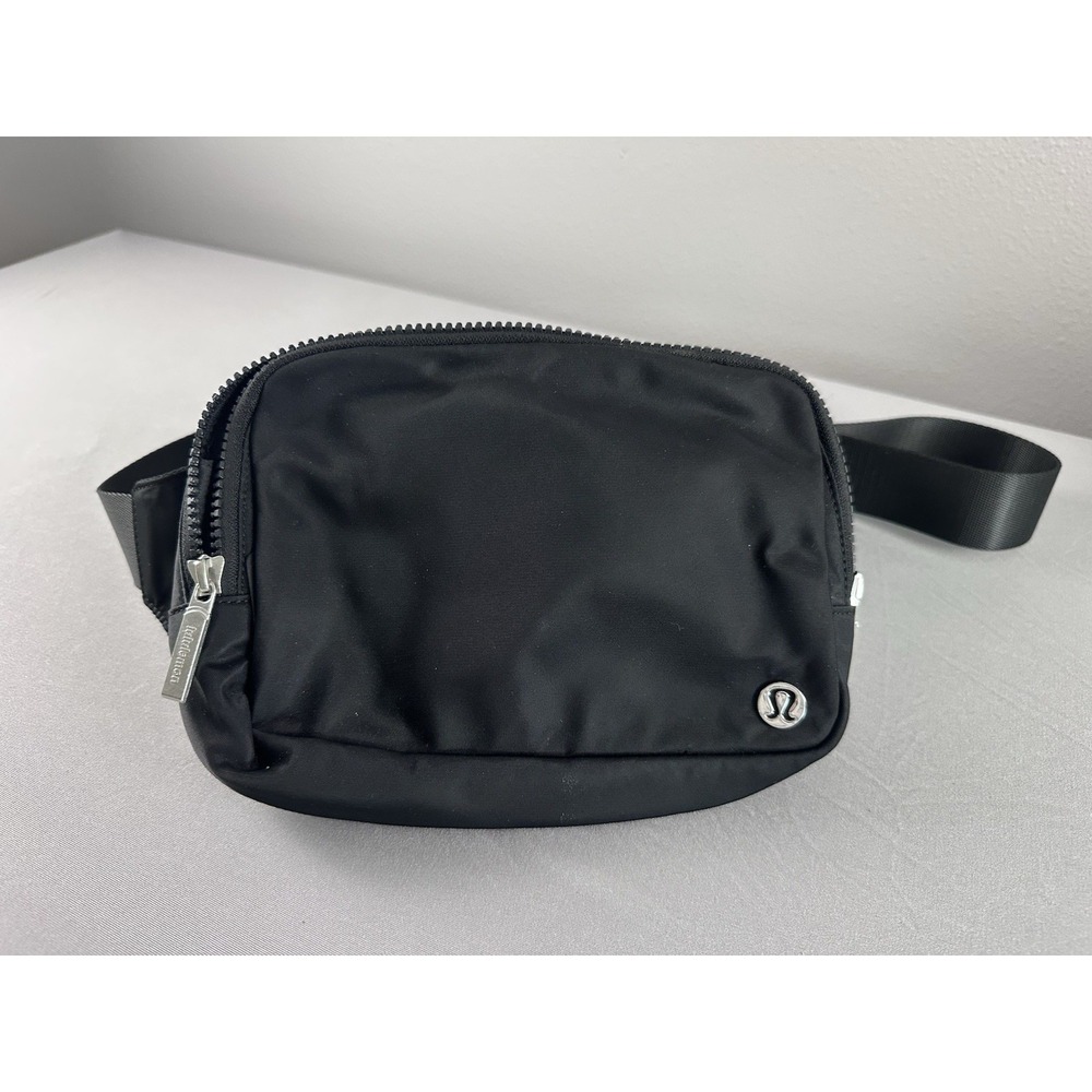 LULULEMON 1L EVERYWEHERE BELT BAG